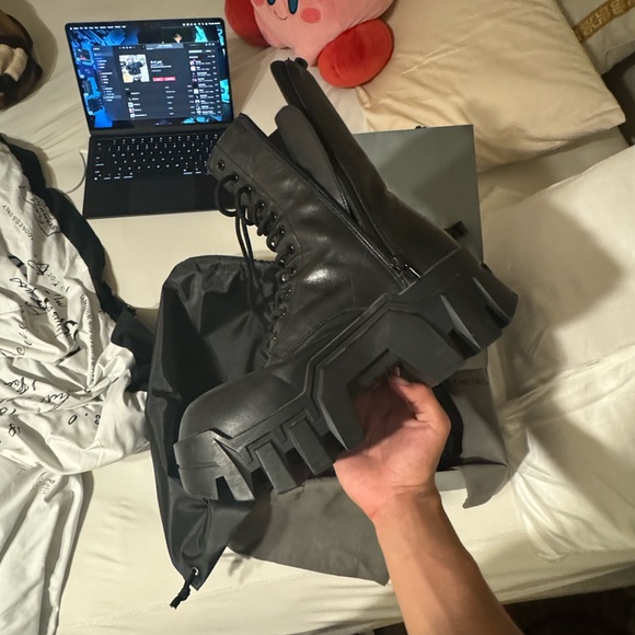 Balenciaga bulldozer boots size 9 - Picture 6 of 7